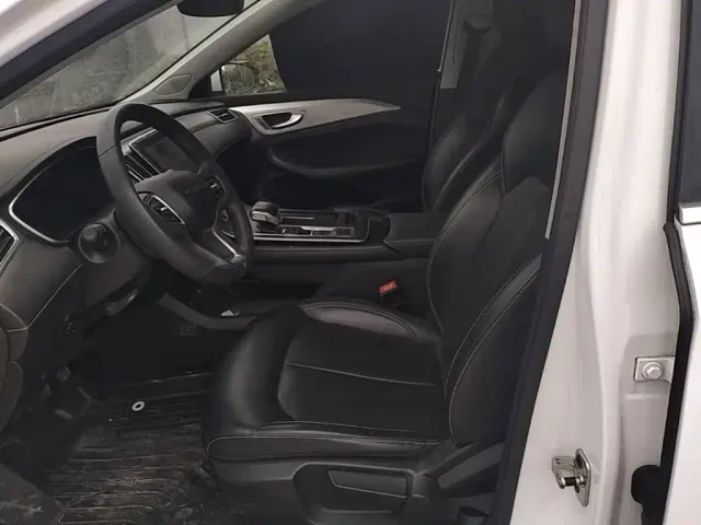 Roewe i6 MAX EV — Фото автомобиля 14