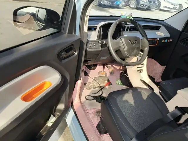 Wuling Hongguang Mini EV — Фото автомобиля 15
