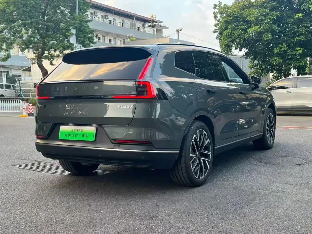 Volvo XC70 Plug-in Hybrid — Фото автомобиля 9