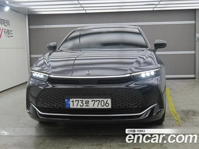 Toyota Crown — Фото автомобиля 2