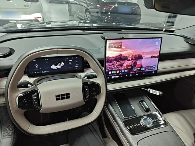 Geely Galaxy Xingyao 8 — Фото автомобиля 9