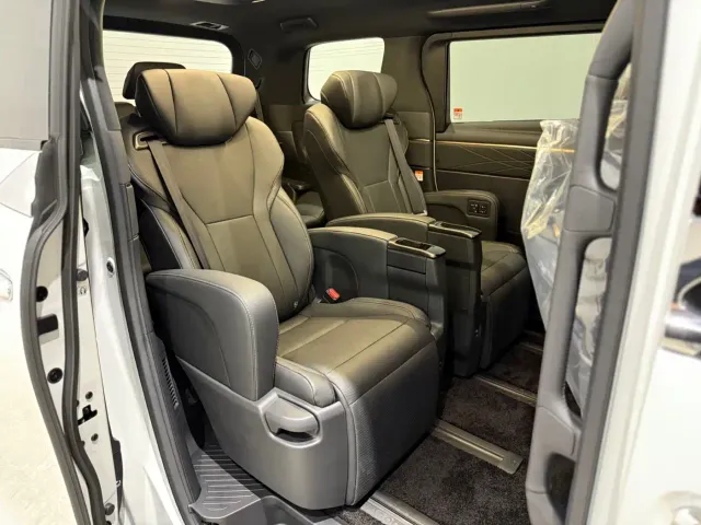Toyota Alphard — Фото автомобиля 8