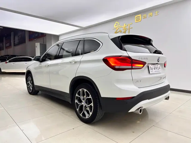 BMW X1 — Фото автомобиля 12