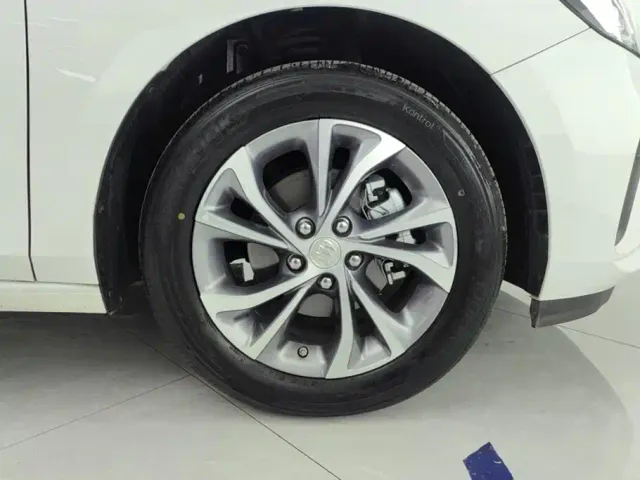 Buick Verano — Фото автомобиля 6