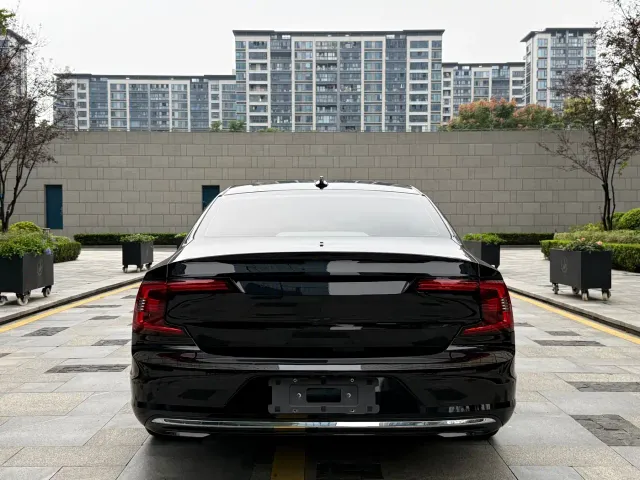 Volvo S90 — Фото автомобиля 5