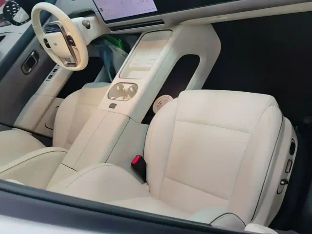 Li Auto i6 — Фото автомобиля 24