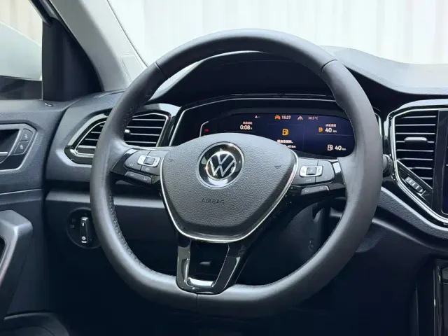 Volkswagen T-Roc — Фото автомобиля 8