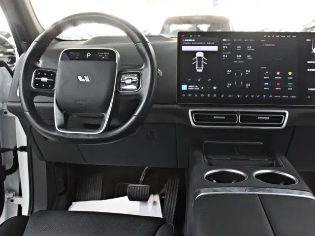 Li Auto L7 — Фото автомобиля 9