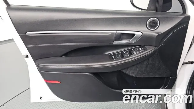 Hyundai Sonata Sonata (DN8) 2.0 LPG(Для проката) — Фото автомобиля 24