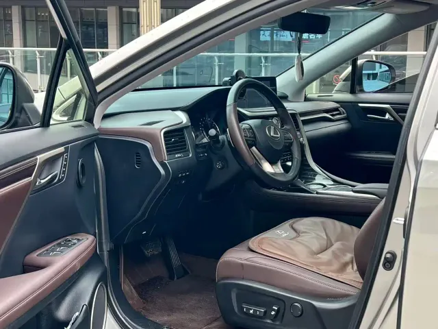 Lexus RX — Фото автомобиля 3