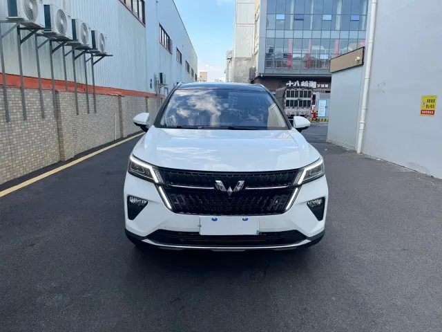 Wuling Asta — Фото автомобиля 2