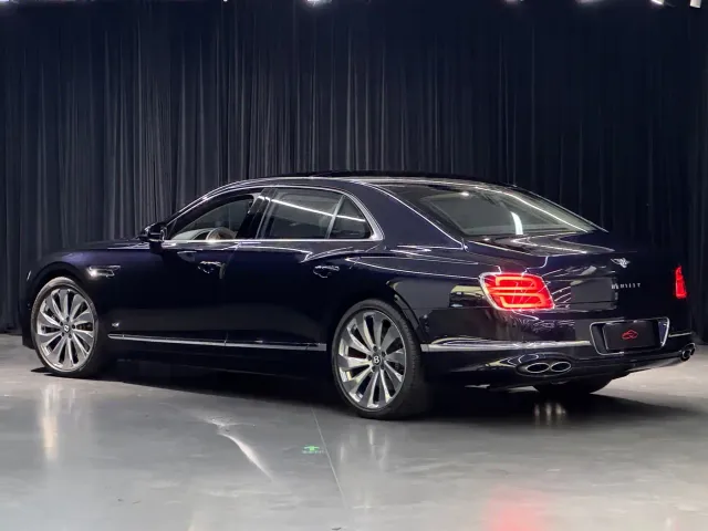 Bentley Flying Spur — Фото автомобиля 5