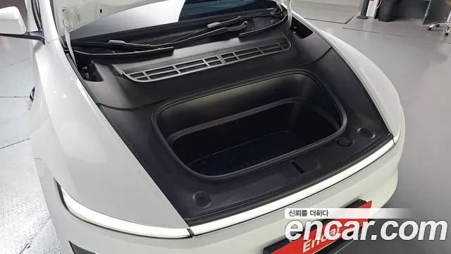 Tesla Model Y — Фото автомобиля 5