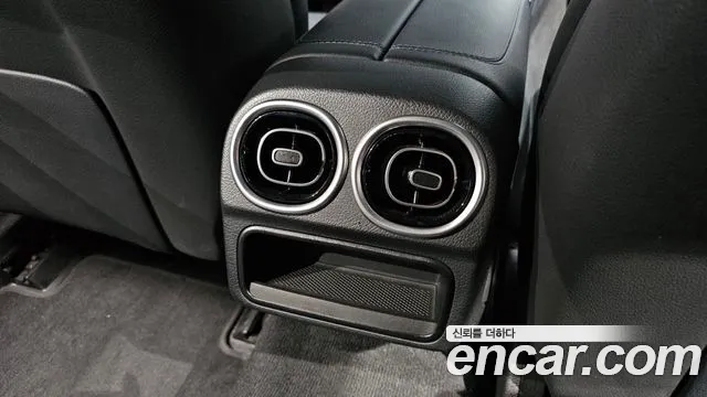 Mercedes-Benz C-Class — Фото автомобиля 28