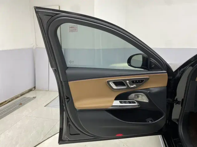 Mercedes-Benz E-Class — Фото автомобиля 16