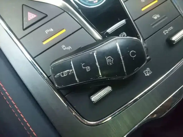BYD Yuan PLUS — Фото автомобиля 8