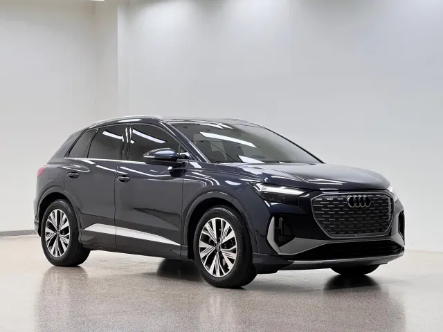 Audi Q4 e-tron — Фото автомобиля 3