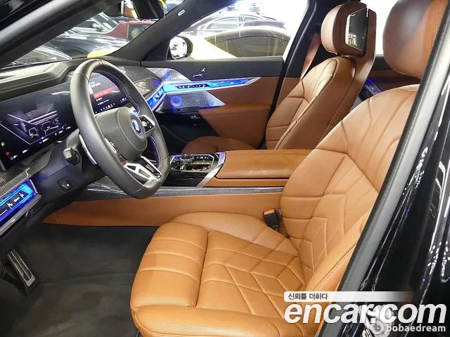 BMW i7 — Фото автомобиля 10