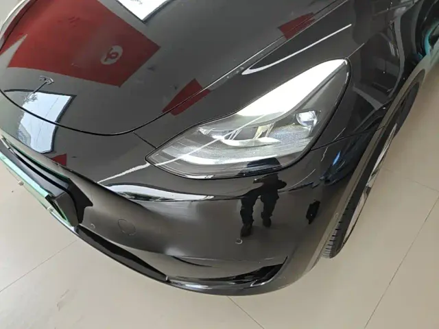 Tesla Model Y — Фото автомобиля 23