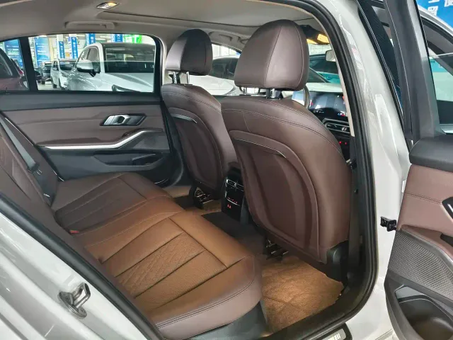 BMW 3 Series — Фото автомобиля 7