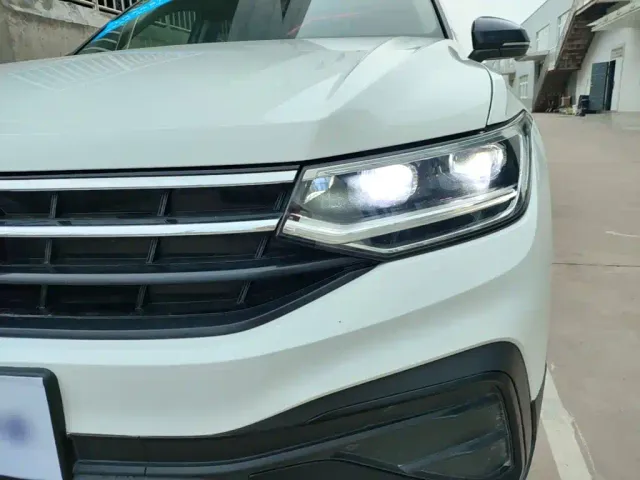 Volkswagen Tiguan L — Фото автомобиля 23
