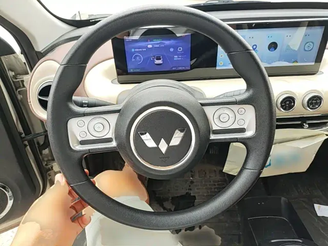 Wuling Bingo — Фото автомобиля 10