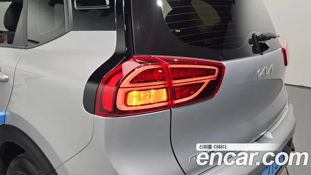 Kia Niro Niro Plus Air — Фото автомобиля 23