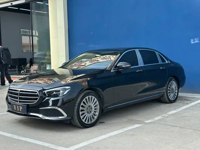 Фотография автомобиля — Mercedes-Benz E-Class