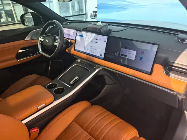 Xpeng G9 — Фото автомобиля 15