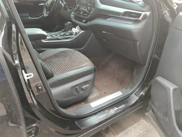 Toyota Crown Kluger — Фото автомобиля 8
