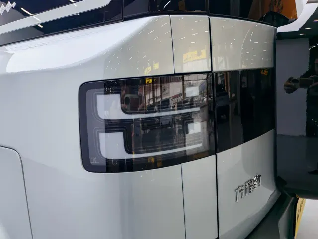 BYD FangChengBao Titanium 7 — Фото автомобиля 14