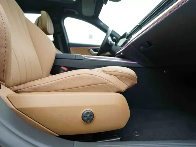 Mercedes-Benz E-Class — Фото автомобиля 21