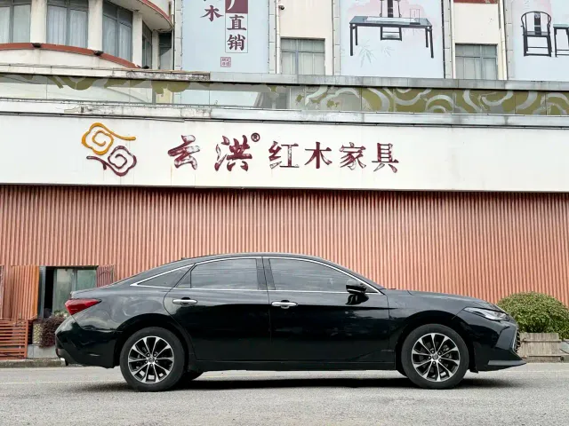 Toyota Avalon — Фото автомобиля 6
