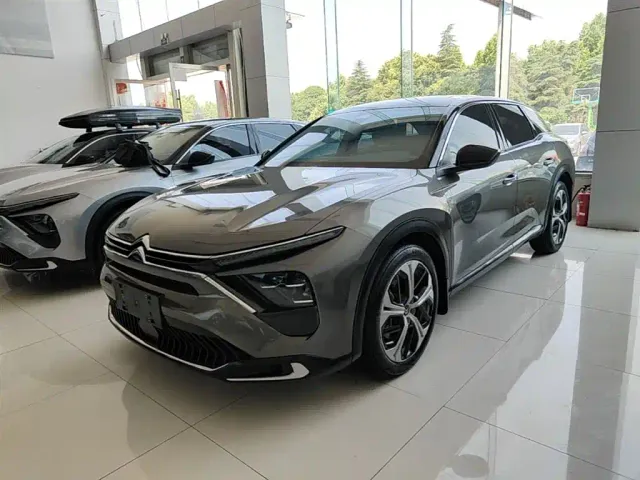 Фотография автомобиля — Citroen C5 X