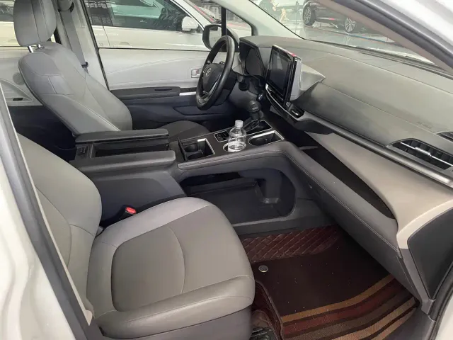 Toyota Granvia — Фото автомобиля 4