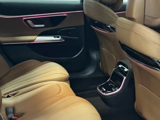 Mercedes-Benz E-Class — Фото автомобиля 13