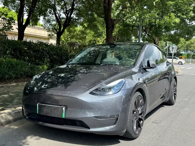 Фотография автомобиля — Tesla Model Y
