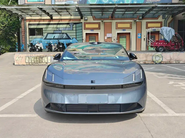 Lynk & Co Z10 — Фото автомобиля 3