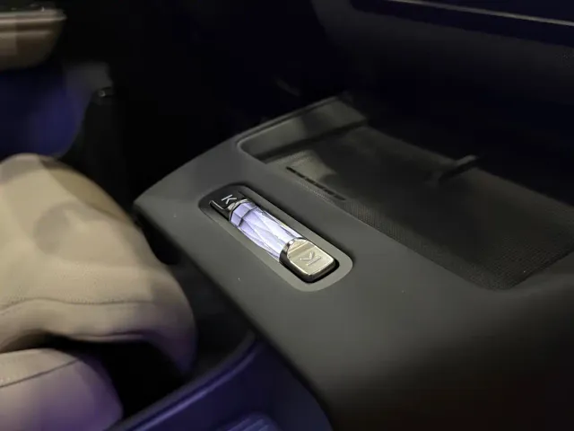 Volvo XC70 Plug-in Hybrid — Фото автомобиля 11