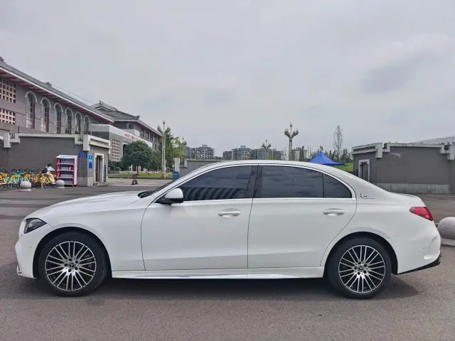 Mercedes-Benz C-Class — Фото автомобиля 2