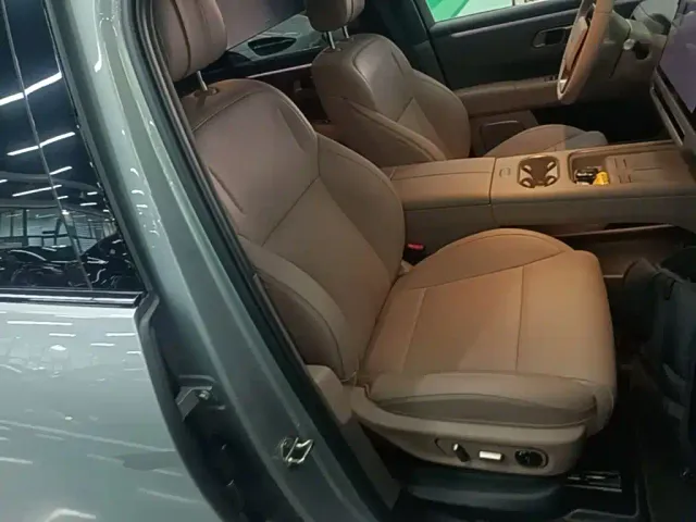 Li Auto i6 — Фото автомобиля 24