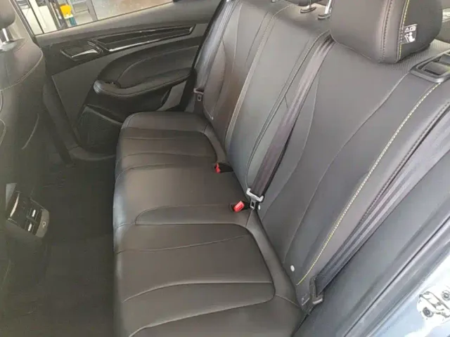Roewe i5 — Фото автомобиля 16