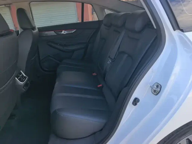 Dongfeng Yixuan MAX — Фото автомобиля 16