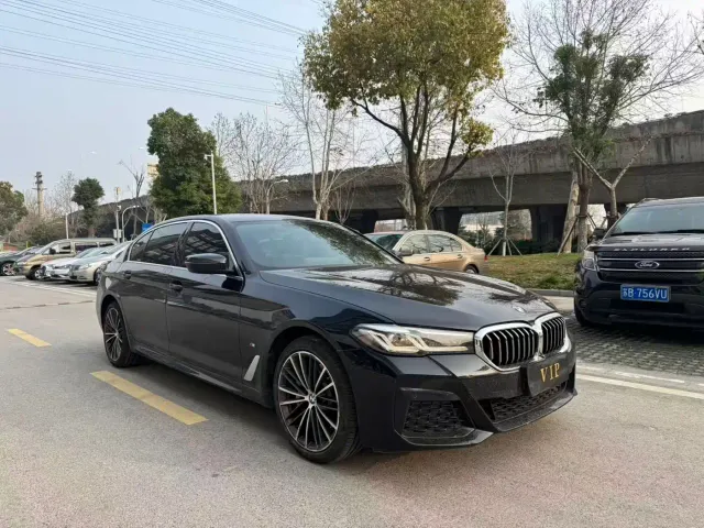 BMW 5 Series — Фото автомобиля 4