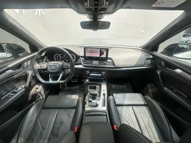 Audi Q5L — Фото автомобиля 6