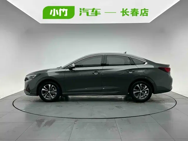Changan Eado — Фото автомобиля 3
