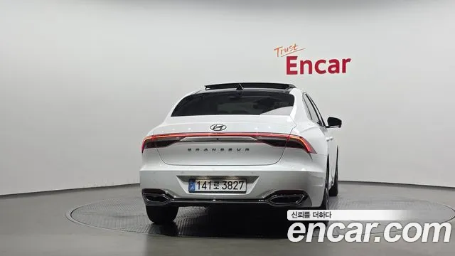 Hyundai Grandeur (New) Hybrid — Фото автомобиля 4