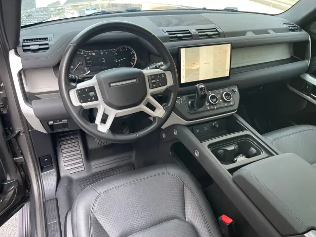 Land Rover Defender — Фото автомобиля 7