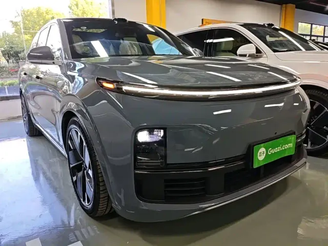 Li Auto L8 — Фото автомобиля 3