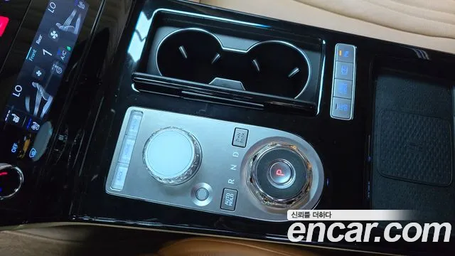 Genesis G80 Бензин 2.5 турбо AWD — Фото автомобиля 9
